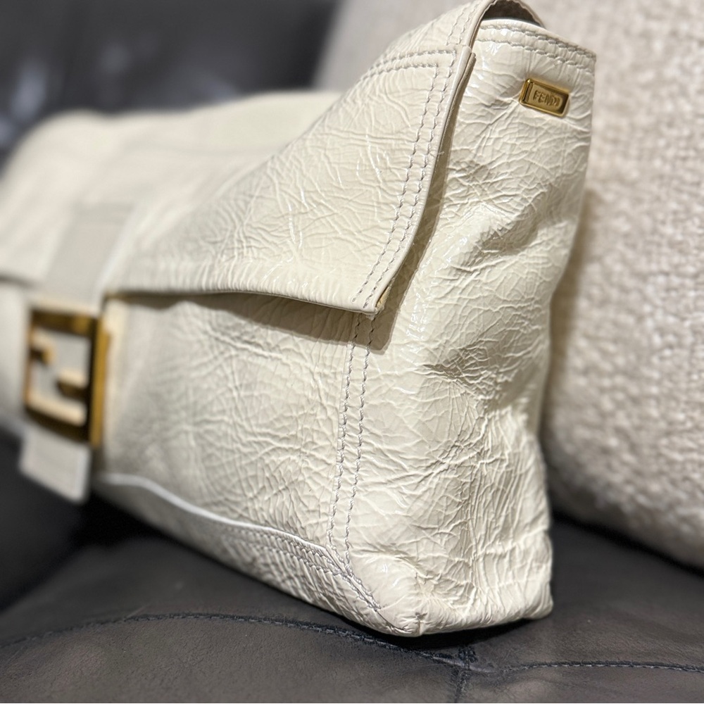 RARE Auth Fendi XL Baguette patent leather Ivory Shoulder Bag crossbody clutch - Picture 11 of 16